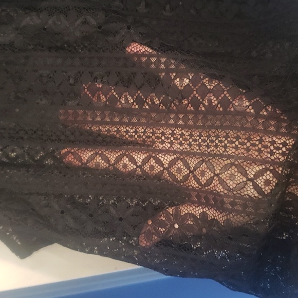 2X Reitmans Sheer Lace Top - Picture 2 of 5
